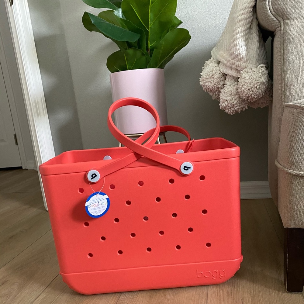 NEW BOGG BAG, CORAL LARGE SIZE!